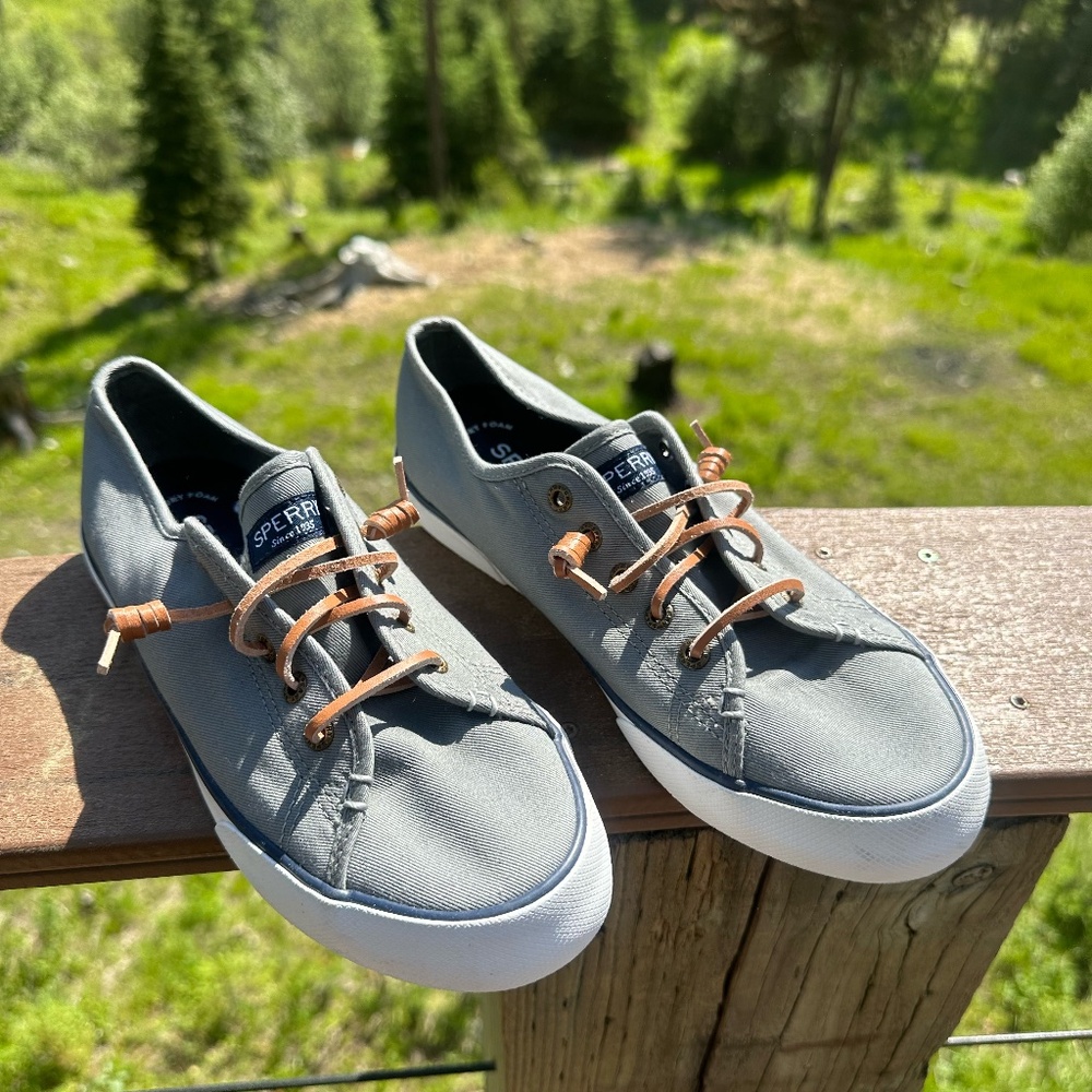 NWOT Sperry Women's Pier View Sneaker/Boat Shoe with memory foam Grey  Size 8